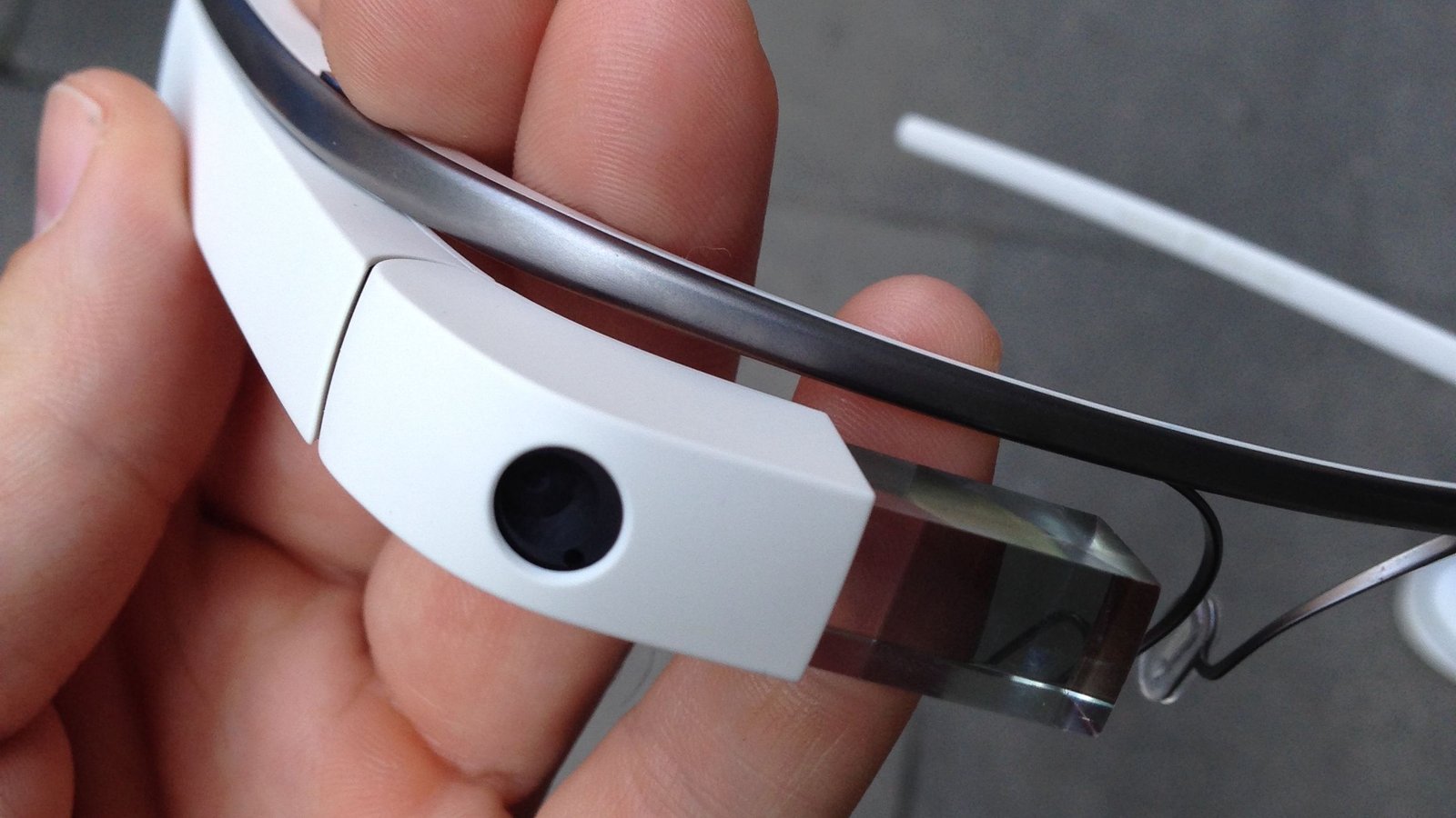 Que fim levou o Google Glass, aparelho futurista que ia substituir os smartphones?