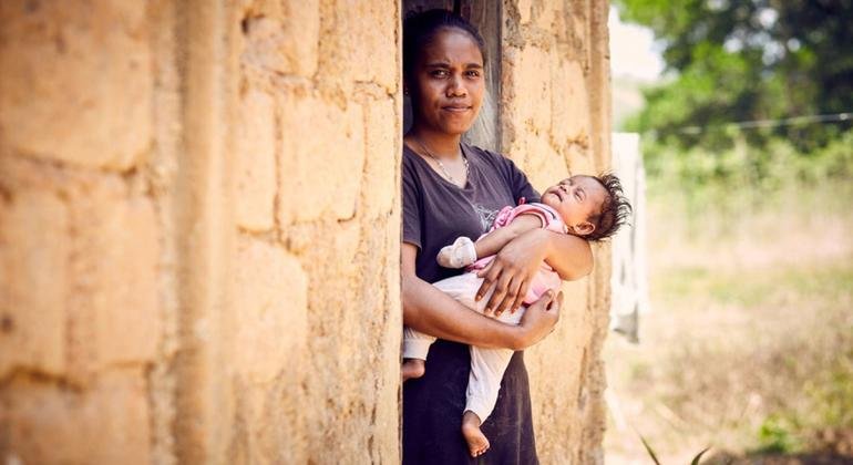 Falta de informação sobre saúde reprodutiva levou a uma gravidez não planejada a esta jovem de 18 anos no Timor Leste.