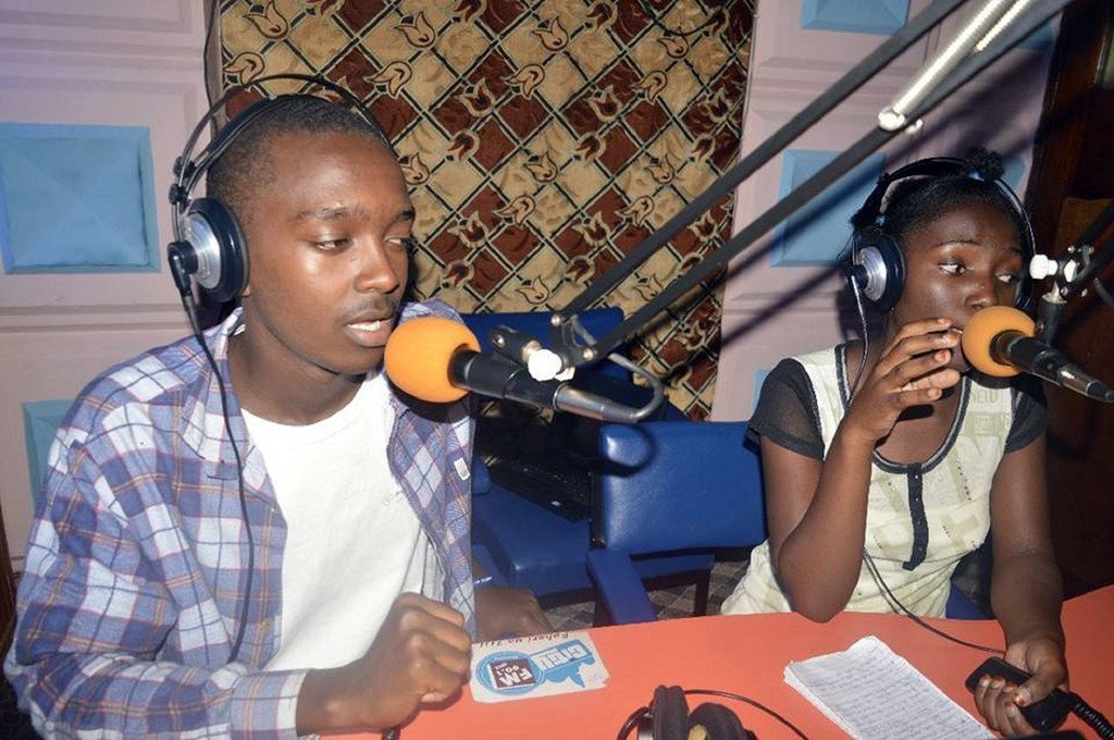 O rádio ajuda na disseminação de informações baseadas em fatos