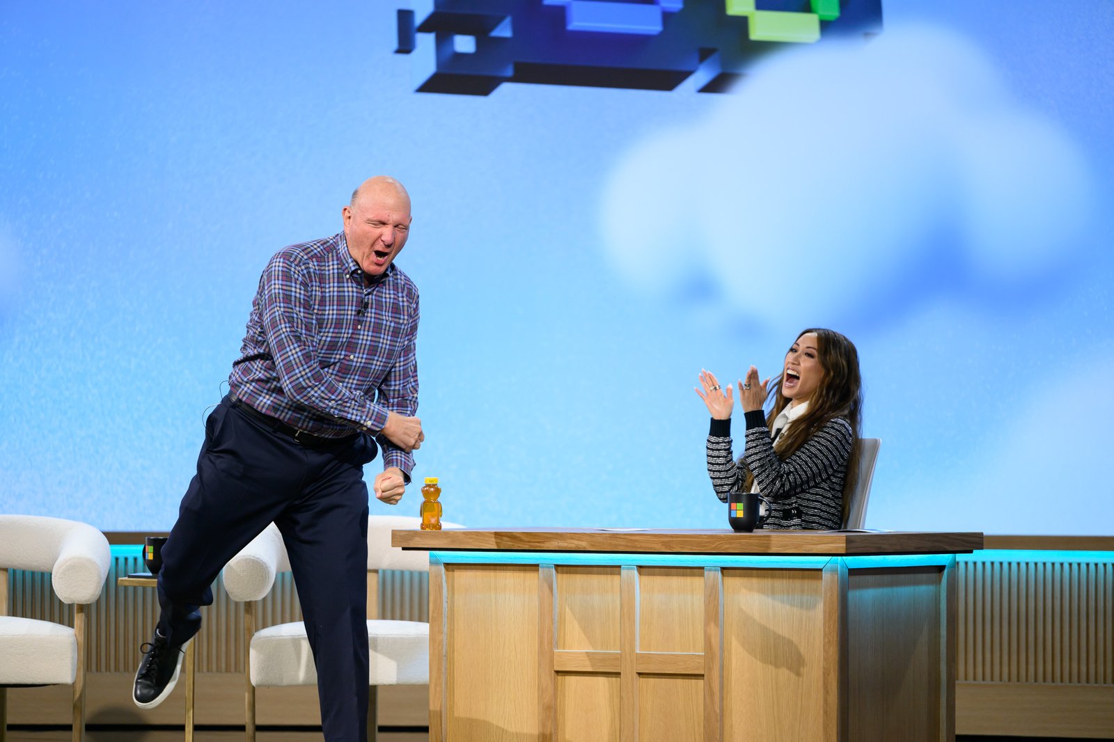 Dentro do 50º lugar da Microsoft: momentos icônicos, memórias fortes e as realidades do mundo exterior