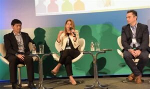 Marcos Fernando, da B2B, Milena Rodrigues, da Engie, e Rogerio Miranda, da Inteegra