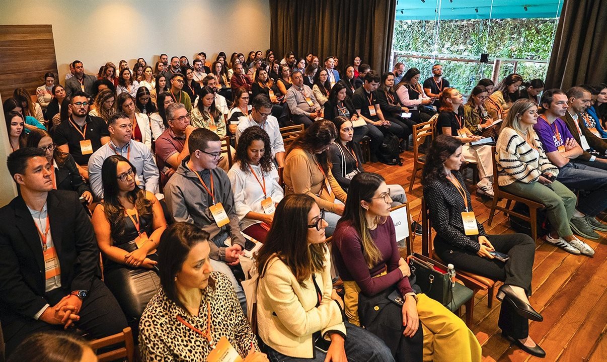 Evento reuniu mais de 100 profissionais em São Paulo para discutir, na prática, como aplicar indicadores e soluções que otimizam processos e elevam a jornada do colaborador