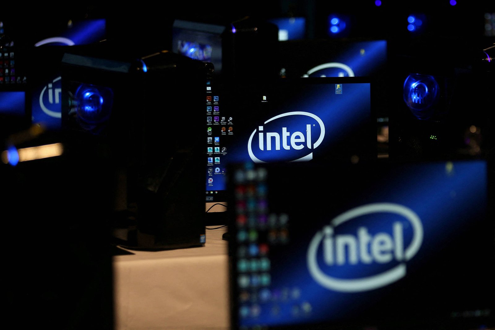 Intel vai demitir 15% e desiste de fabricar na Europa - 24/07/2025 - Mercado