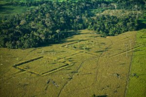 Terraplanagem em paisagem da Amazônia