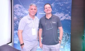 Alexandre Castro, CEO da FCM | Kontik Business Travel, e Fernando Vasconcellos, co-CEO do Grupo Kontik