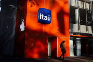 Entenda softwares como o que levou a demissões no Itaú - 09/09/2025 - Tec