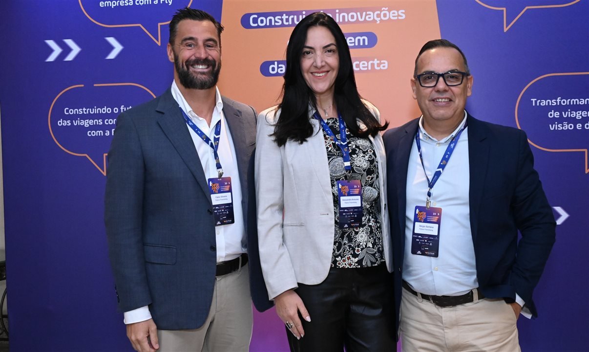 Fabio Oliveira, Alessandra Antunes e Sergio Santana, da Flytour Franchising