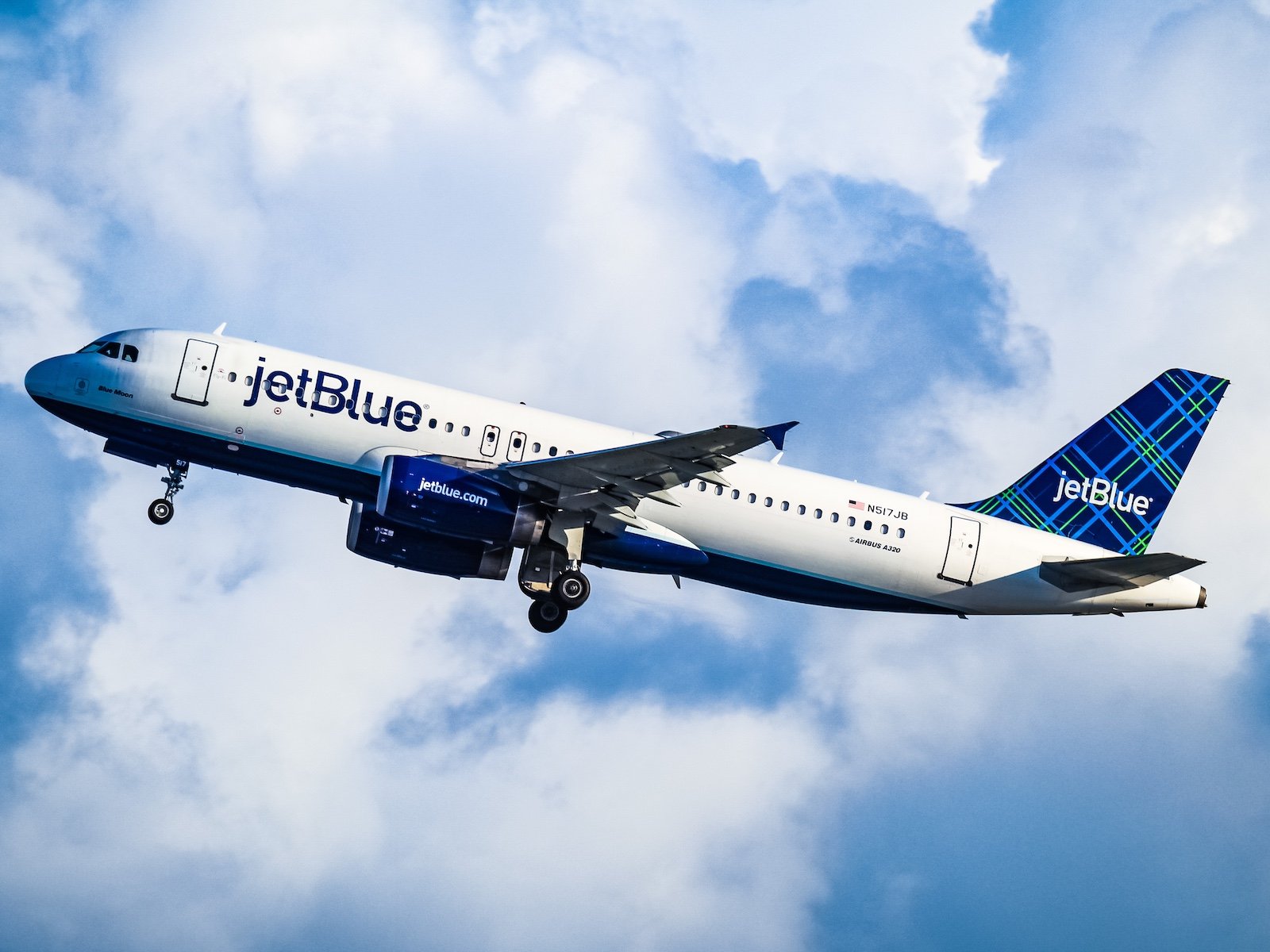 JetBlue para se tornar a primeira companhia aérea para aumentar seu Wi-Fi de bordo através da rede Kuiper da Amazon Kuiper