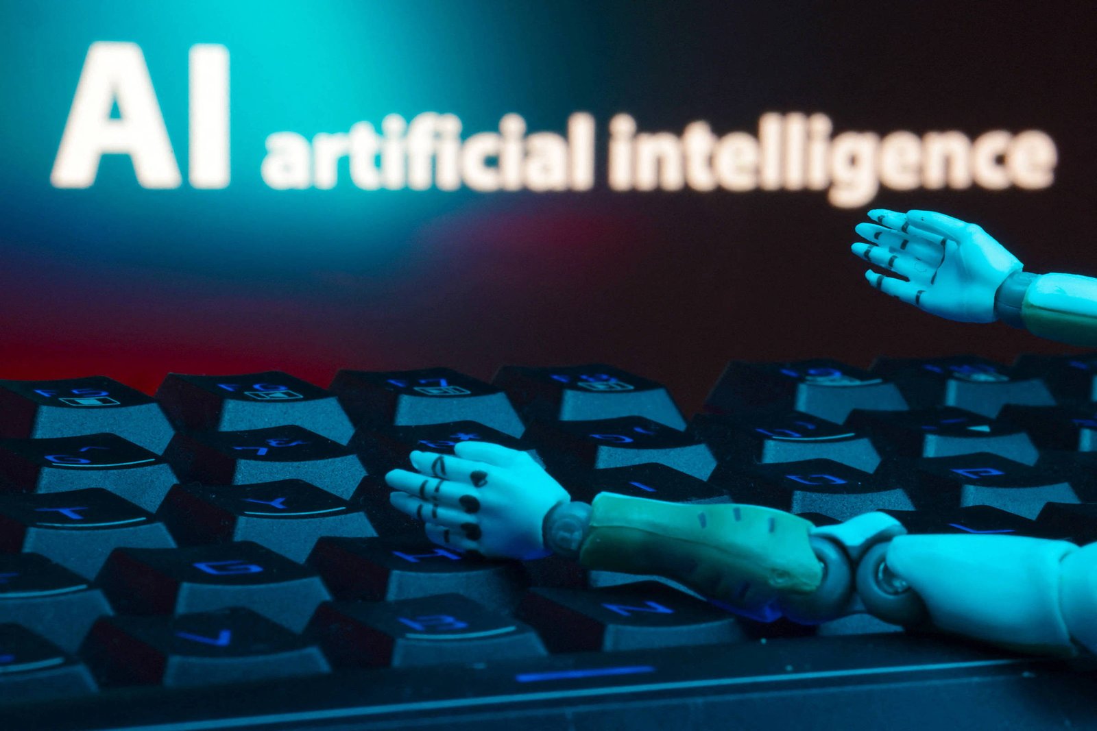 Chatbots erram como fonte de notícias em 45% das vezes - 22/10/2025 - Mercado