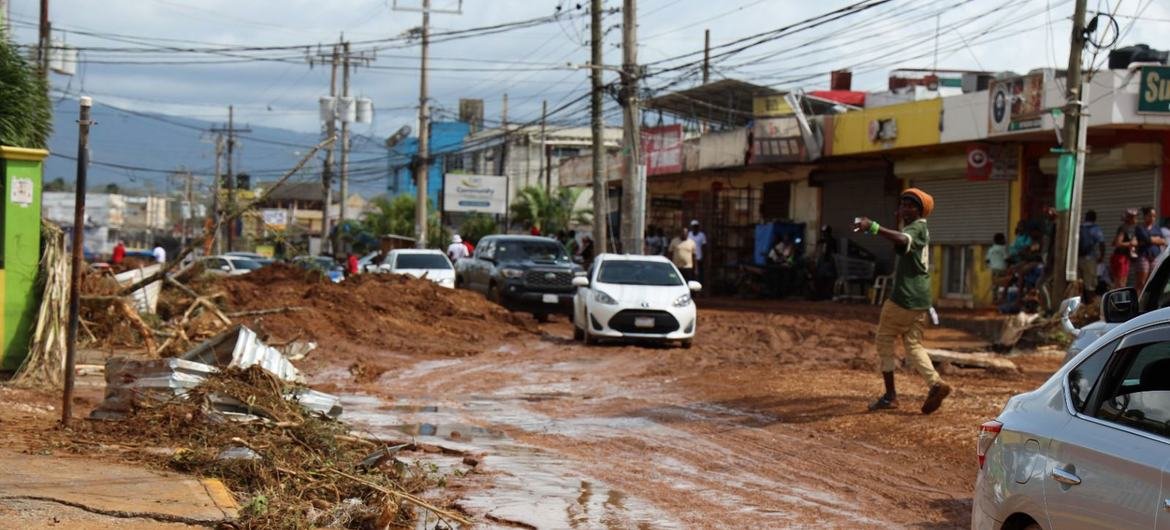 O furacão Melissa causou danos generalizados na Jamaica