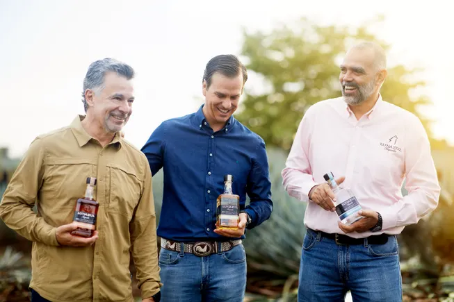 Lunazul Tequila expande a presença da NBA com tie-ups de equipe, podcast Shaq