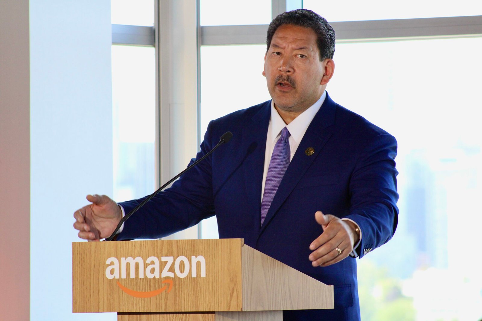Prefeito de Seattle diz que Microsoft e Amazon têm a “obrigação moral” de retribuir à cidade
