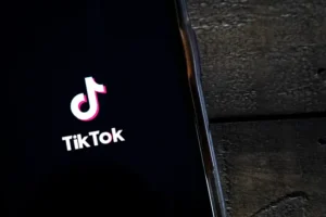 Sociável: O governo dos EUA manipulará os algoritmos de Tiktok?