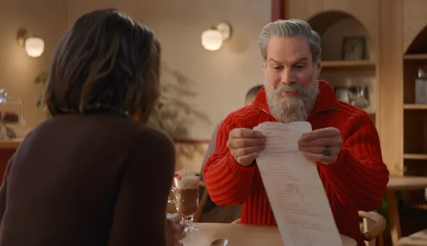Target traz de volta 'Hot Santa' e adiciona novos personagens ao impulso do feriado