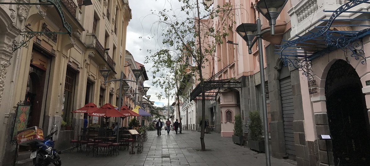 Uma rua em Quito, capital do Equador