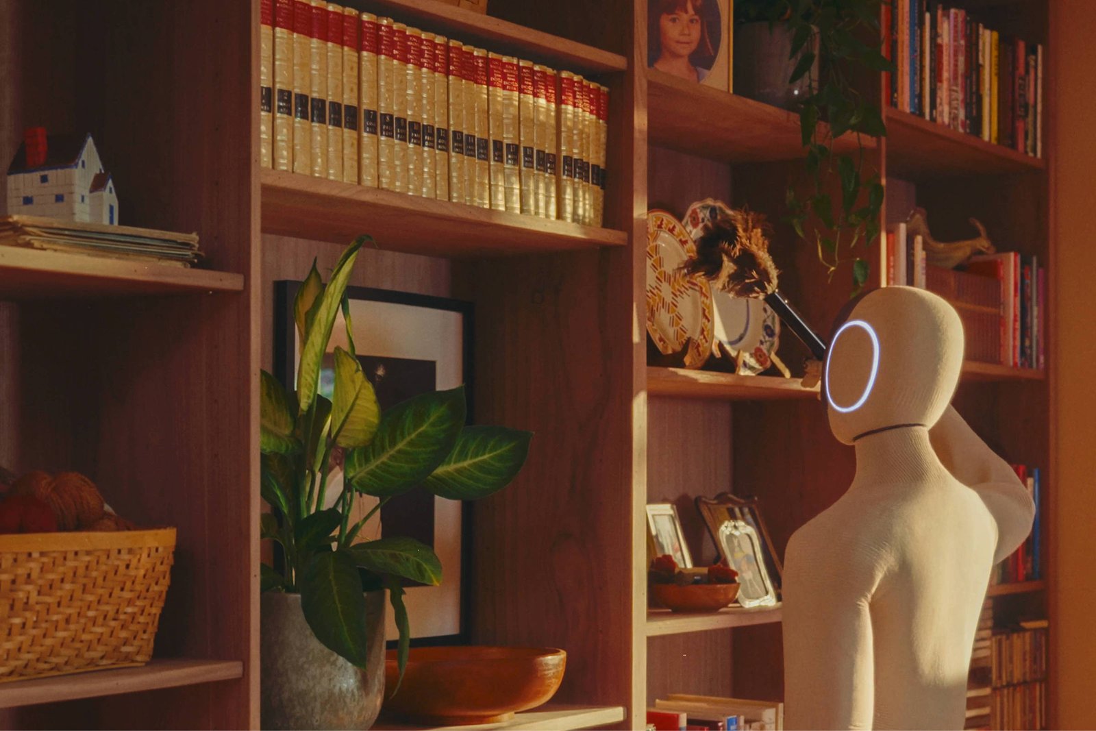 Empresa 1X começa pré-venda do robô doméstico Neo - 04/11/2025 - Tec