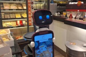 Vídeo: padarias usam robô-garçom para atender clientes - 14/11/2025 - Tec