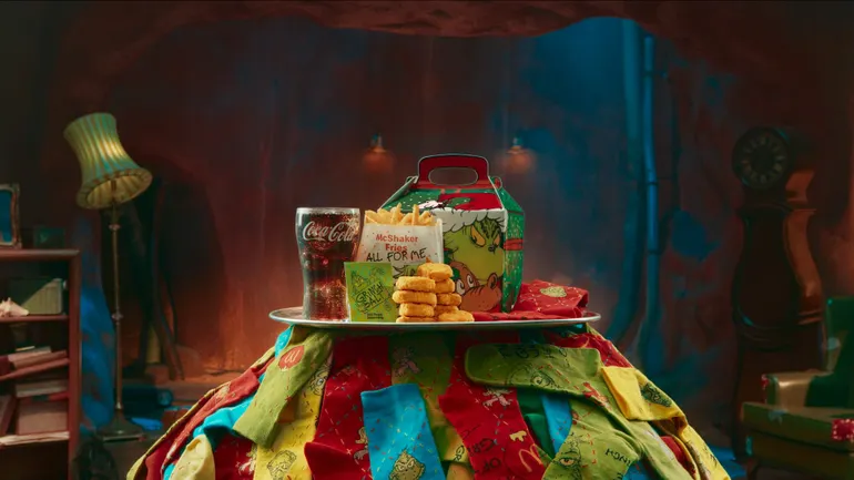 McDonald's permite que o Grinch assuma o controle com campanha de férias