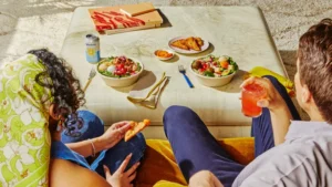 Cava faz experiências com marketing social por meio de microsséries de namoro