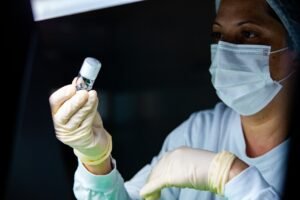 Vacina do Butantan contra a dengue reduz carga viral e pode conter transmissão da doença