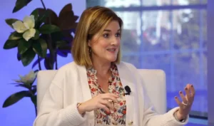 A diretora de marketing da 7-Eleven, Marissa Jarratt, sai