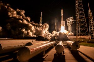 Amazon pede à FCC prorrogação de 2 anos no prazo de implantação do satélite Leo, citando escassez de foguetes