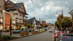 O que faz Gramado se destacar no turismo de inverno brasileiro