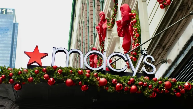 Como a Macy's Media Network navega na complexa 'coopetição' com a Amazon
