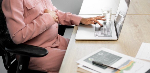 Muitas grávidas desconhecem seus direitos, que são violados no ambiente de trabalho