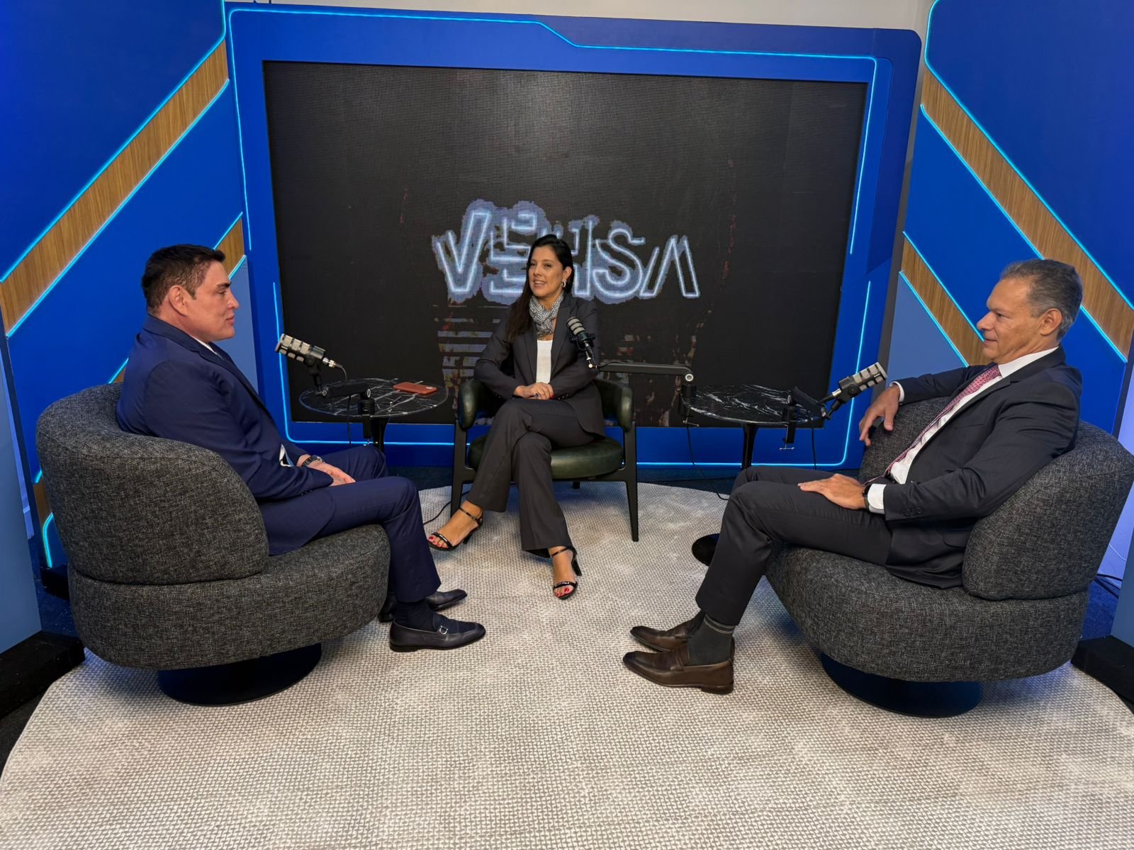 Versa Podcast inaugura nova fase e passa a ser gravado nos estúdios da Vivax TV