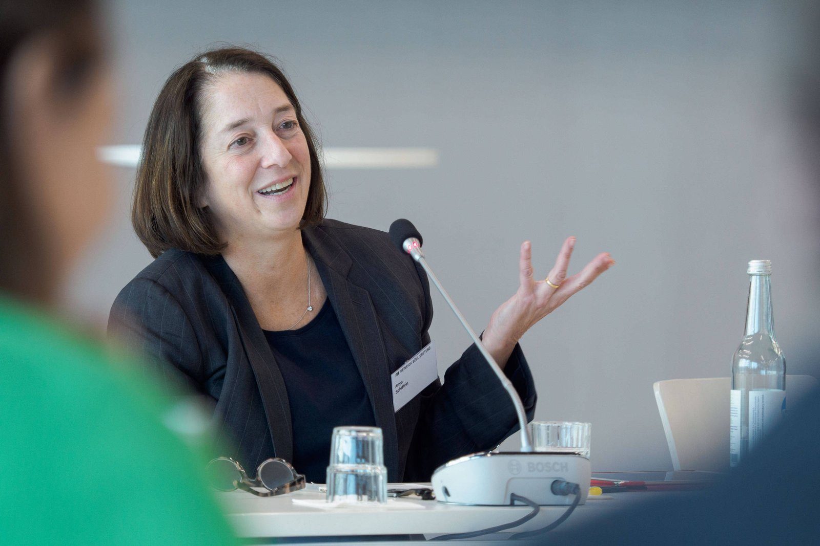 Relatório defende responsabilizar redes sociais por golpes – 27/03/2026 – Tec