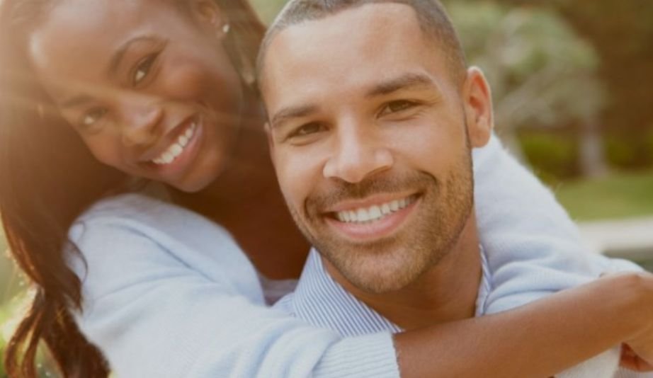 Conexões Rápidas, Laços Frágeis: O novo jeito de amar (ou evitar amar)