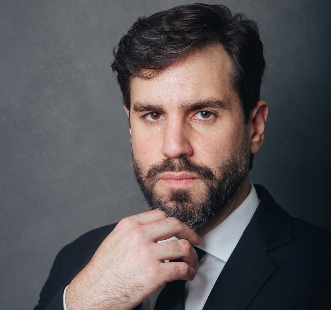 A Indústria Silenciosa do Confisco: Como o Estado Transformou Licitações em Guilhotinas Financeiras