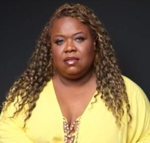 Com uma trajetória marcada pelo compromisso com a dignidade humana, Rosângela tem direcionado seus esforços para estruturar projetos que ampliem o acesso à moradia, saúde e assistência social para populações em situação de vulnerabilidade em diversas regiões do país.