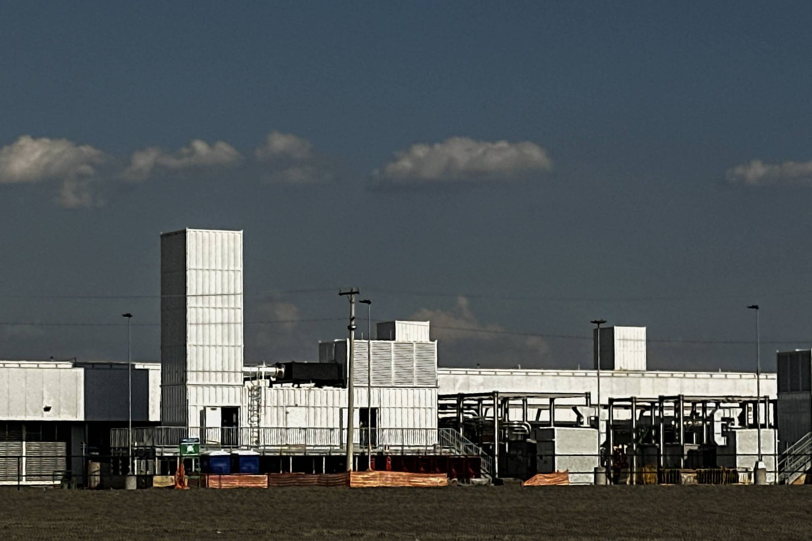 Atrasos em data centers ameaçam frear a expansão da IA – 17/04/2026 – Tec