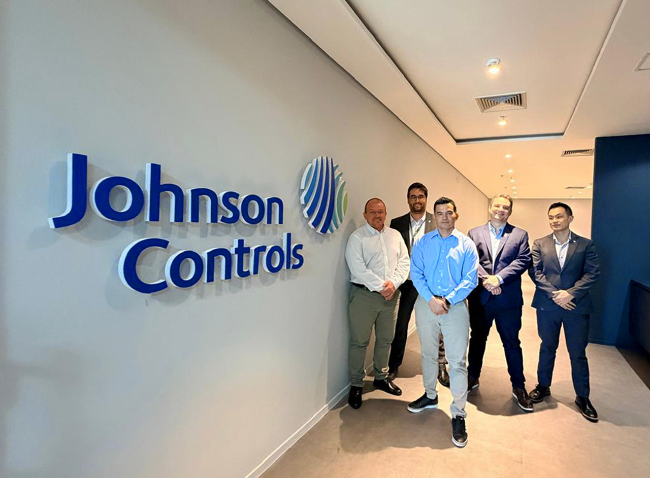 Johnson Controls reabre escritórios em São Paulo e anuncia a construção de seu novo Centro de Experiência