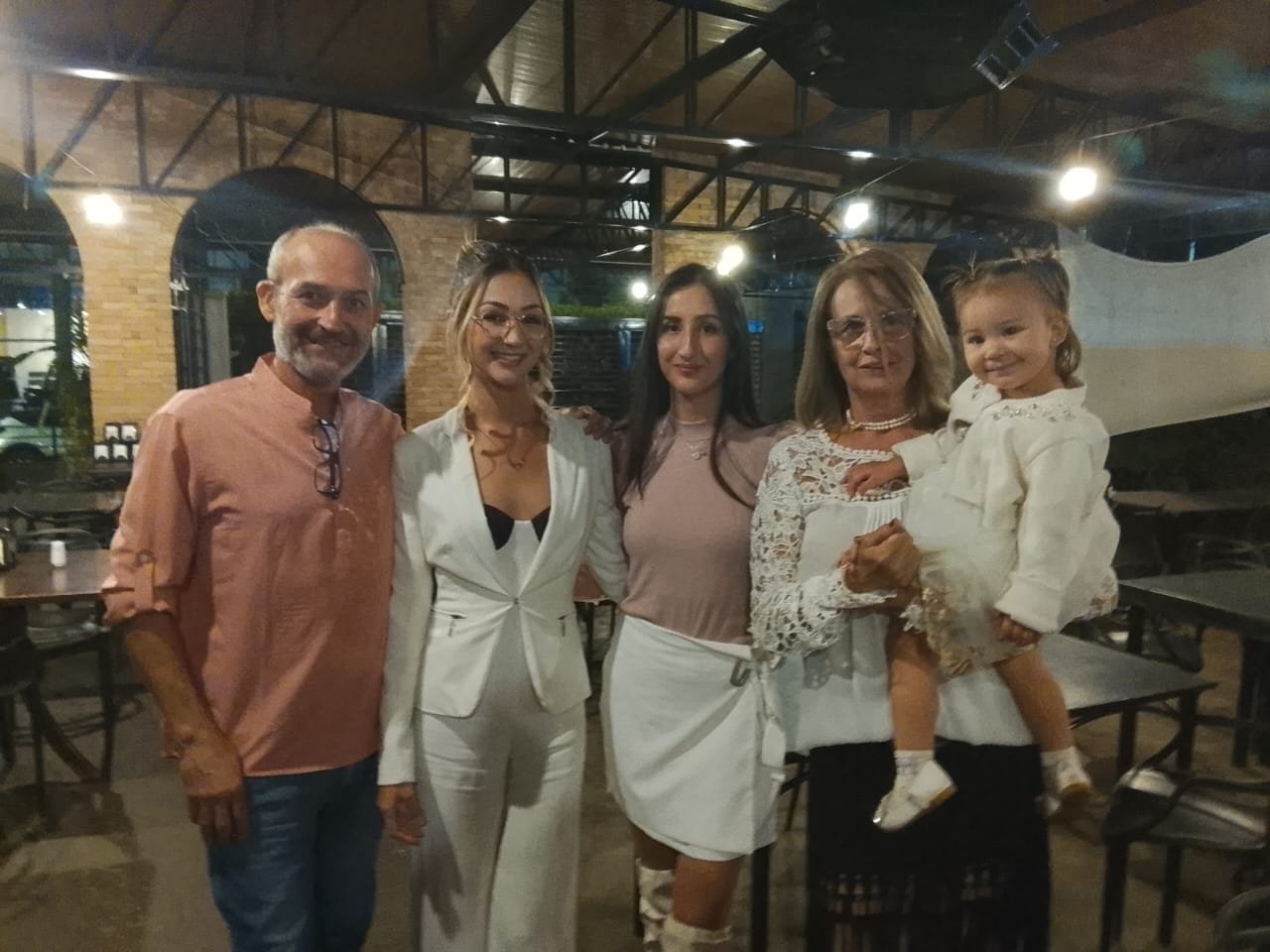 Staurare.one: tradição familiar transforma marcenaria em plataforma de design, interiores e economia criativa