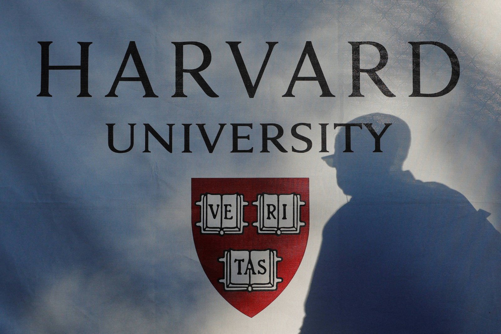 Hackers invadem plataforma usada em Harvard e Stanford – 08/05/2026 – Tec