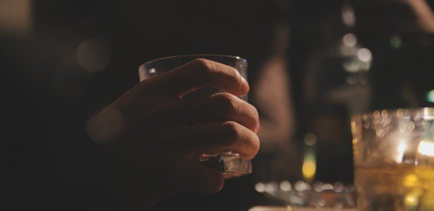 Álcool ou drogas estão presentes em 53% das mortes violentas no Brasil