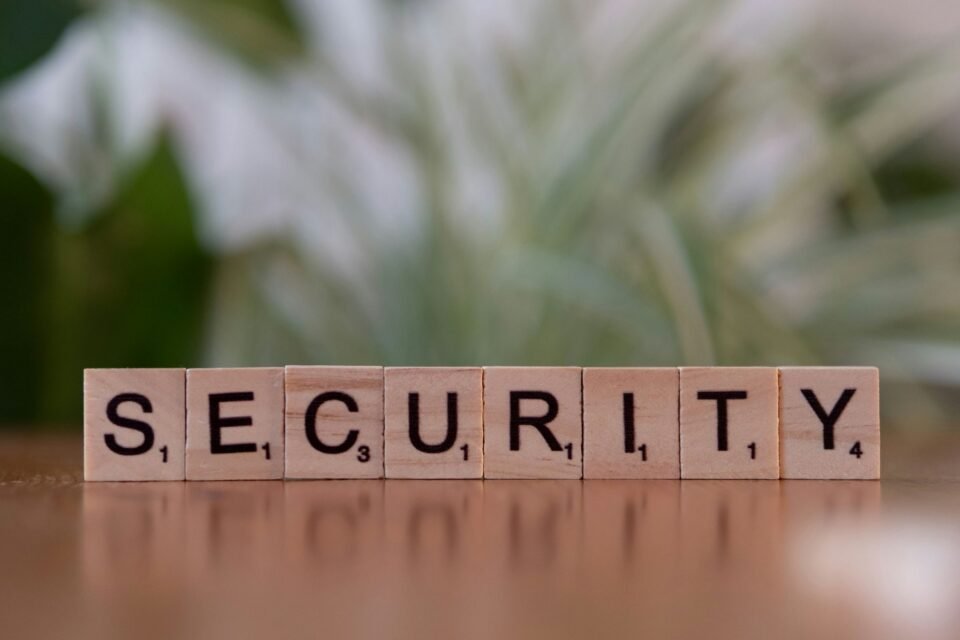 Como as soluções de vigilância inteligente apoiam o crescimento dos negócios