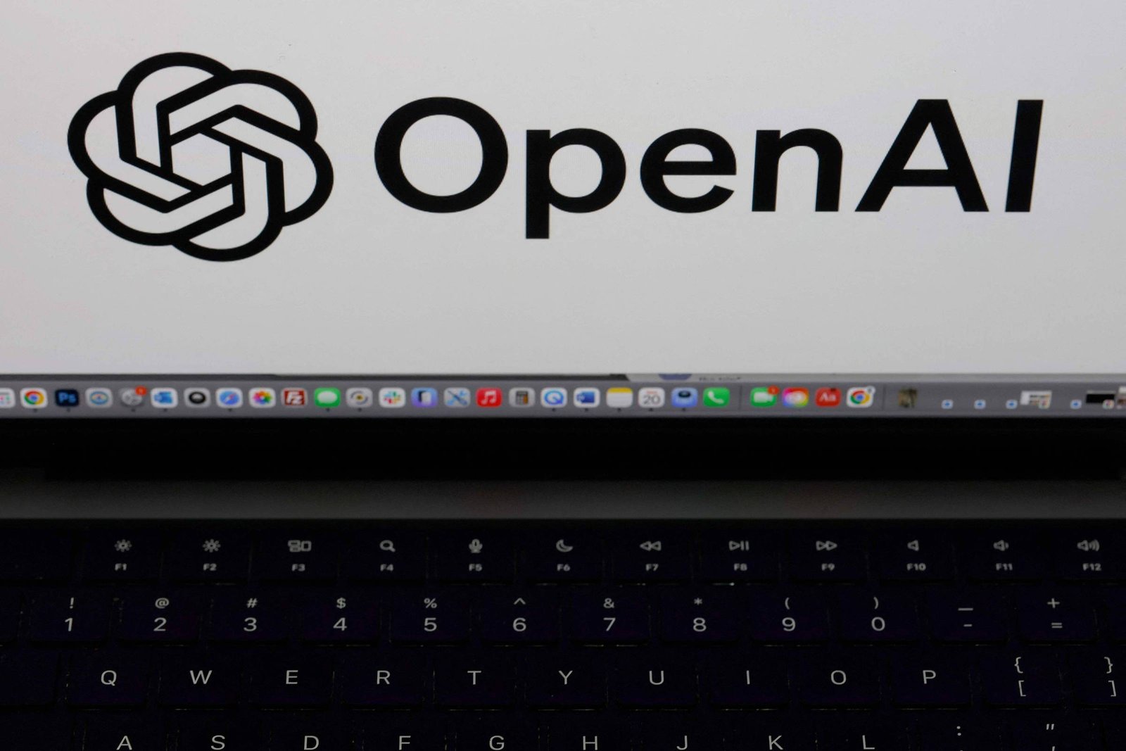 OpenAI rejeita acusação de roubo intelectual em IA - 02/06/2026 - Tec