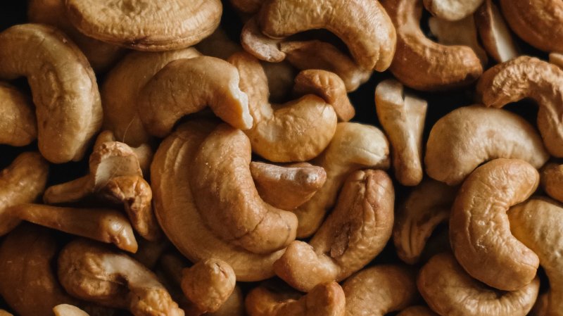 Corpo aproveita pouco os minerais das castanhas, diz estudo que simulou a digestão humana