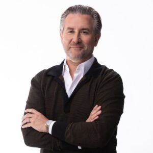 Movimentos tecnológicos: Expedia nomeia vice-presidente sênior; Líder de IA da Microsoft parte para Uber; CEO da ZeroAvia deixa o cargo