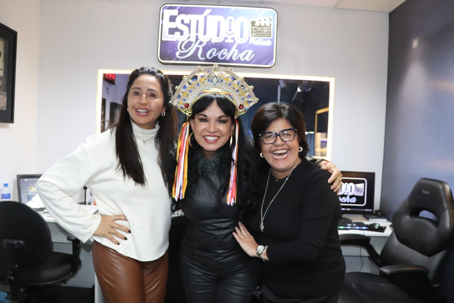 Cylene Araújo conquista São Paulo com nova música, entrevistas com Claudete Troiano e Leão Lobo e participação nas maiores festas juninas do país