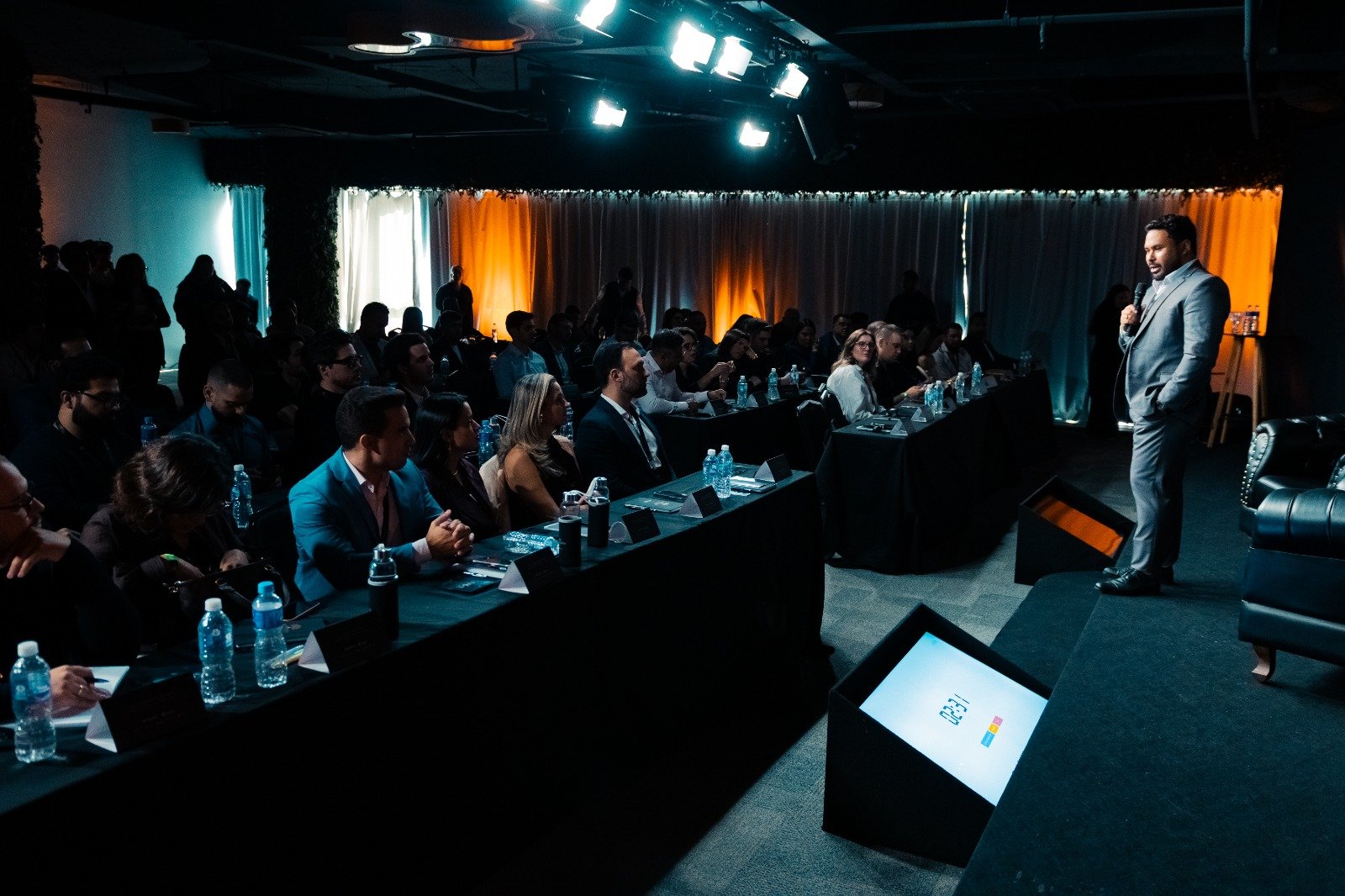 Movimento da economia criativa: plataforma brasileira ajuda mais de 7 mil profissionais a faturar R$ 180 milhões em mentorias em 2025