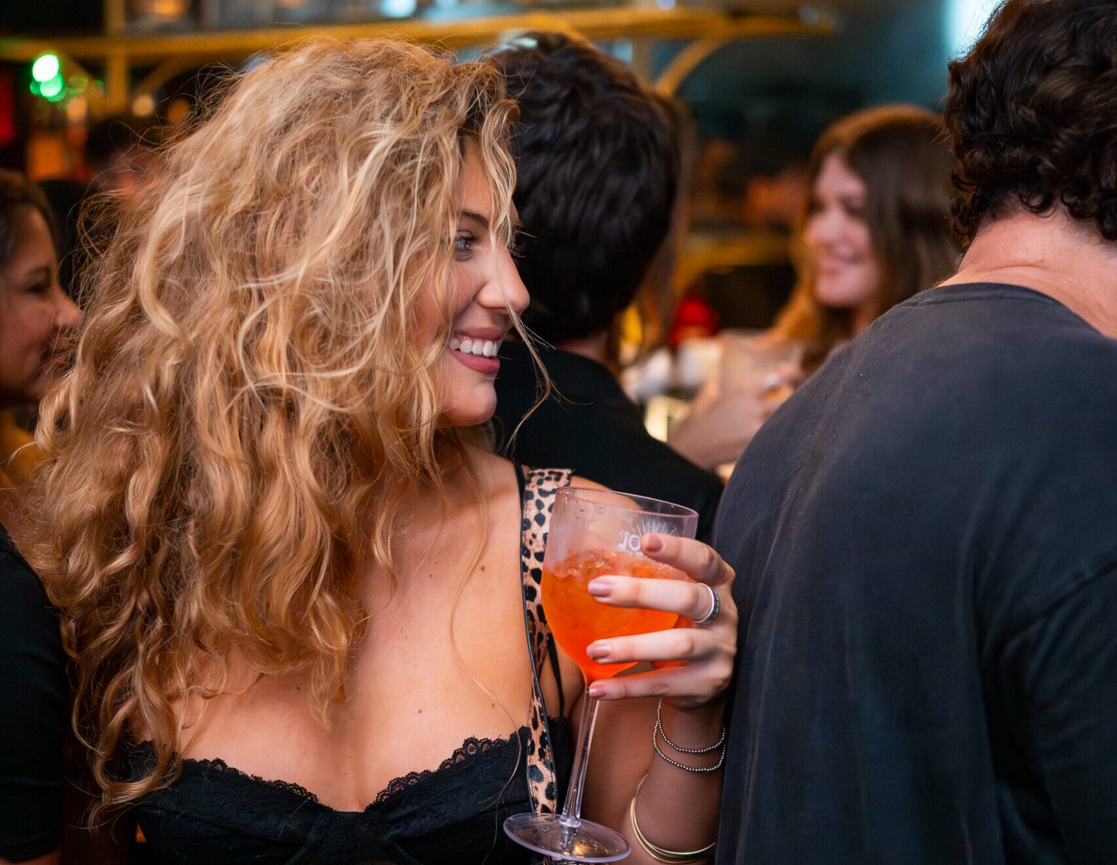 Noite de rooftop: Bruna Brambila é atração deste sábado no 300 Sky Bar
