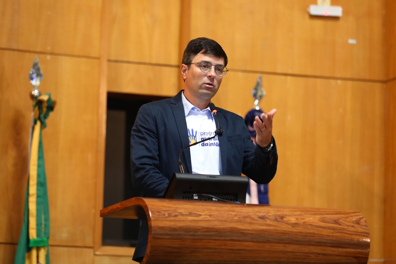 Psicólogo forense Rafael Monteiro defende prevenção da negligência emocional em programa que já capacitou 1.117 profissionais no Espírito Santo