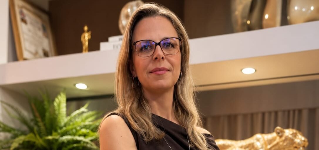Dra. Ariane Bonucci alerta sobre os riscos do excesso de ruído durante os jogos da Copa em participação no programa Bendita Hora, da Rede Vida