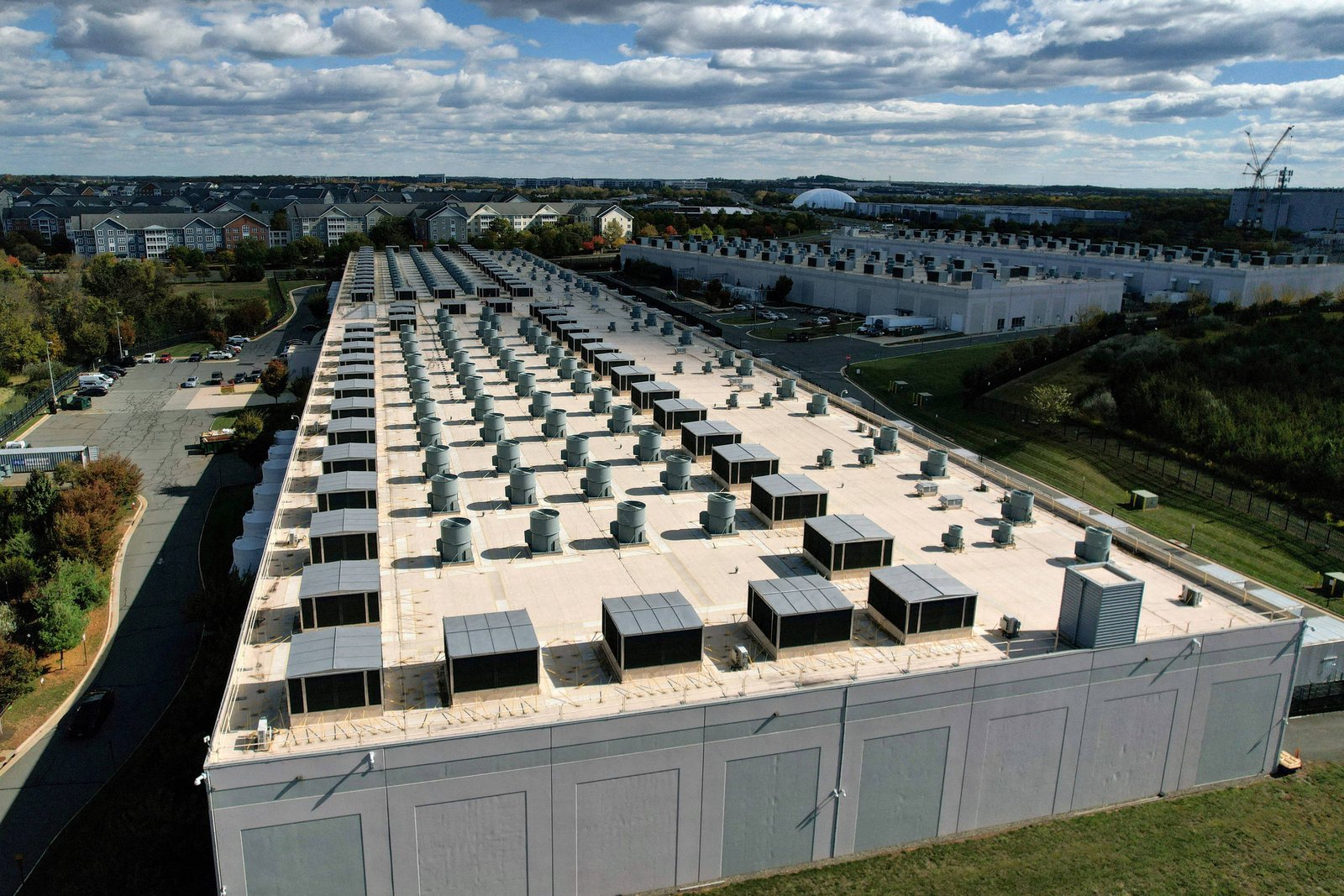 Virgínia impõe imposto inédito a data centers de IA – 16/08/2026 – Tec
