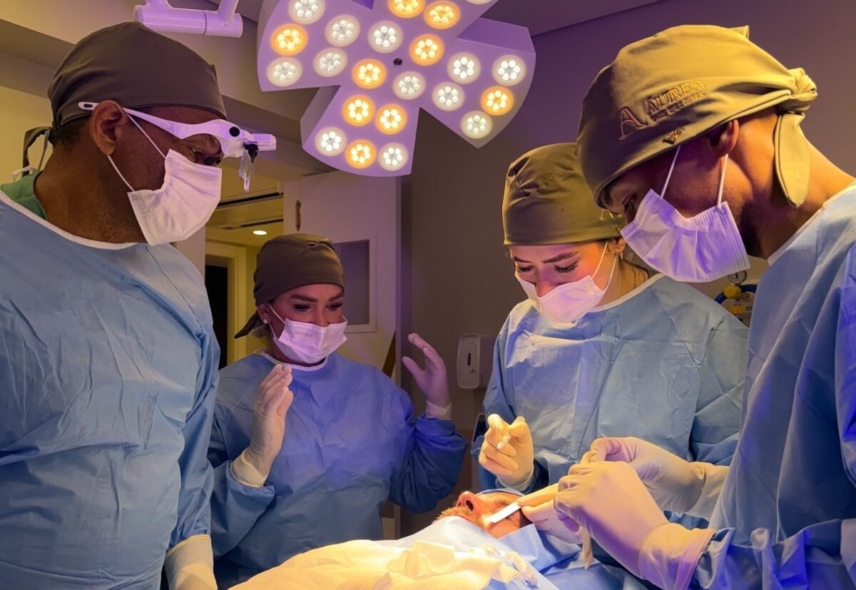 Cirurgia Estética Orofacial: quando a formação deixa a sala de aula e entra definitivamente no hospital